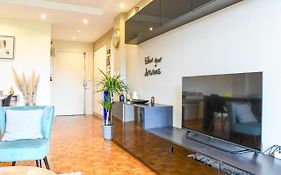 Grand appartement avec balcon et parking